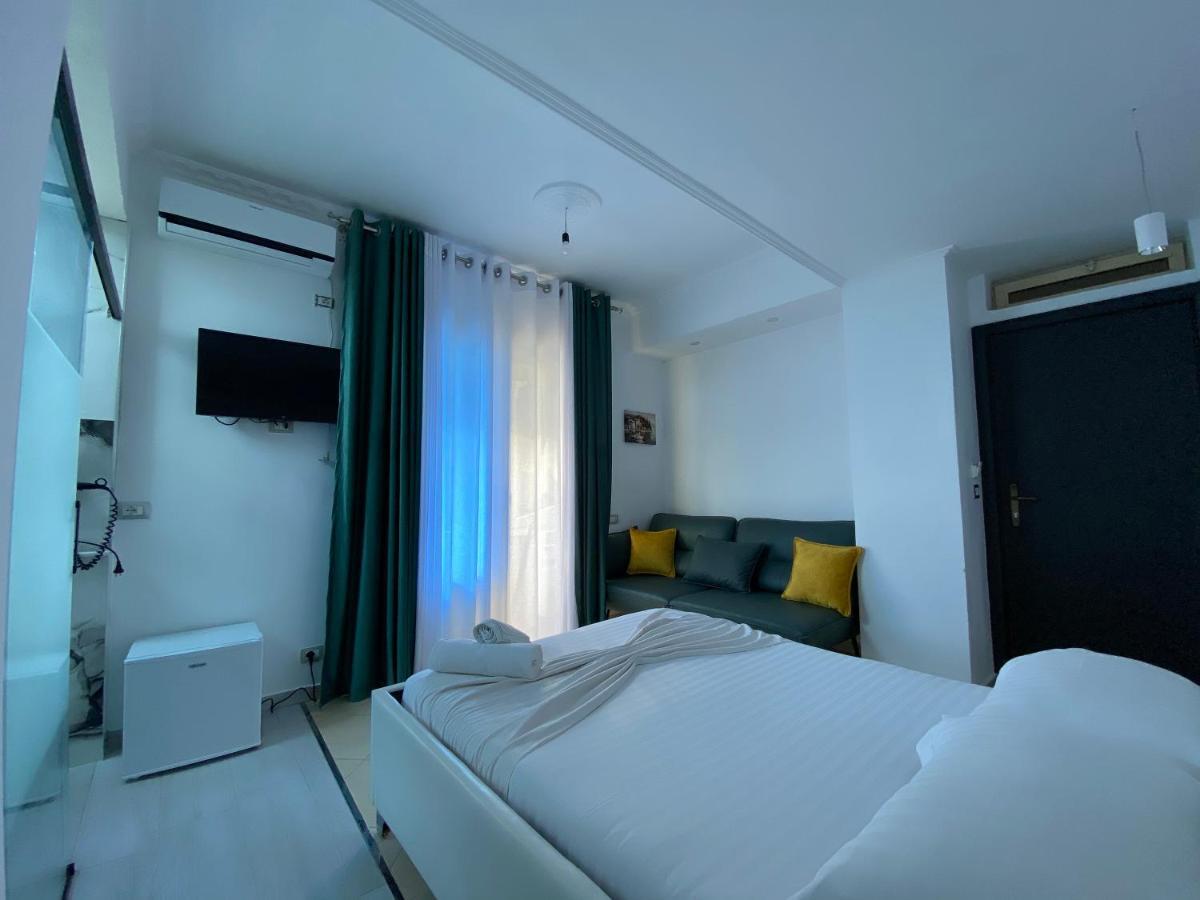 Hotel Kristal Borsh Extérieur photo