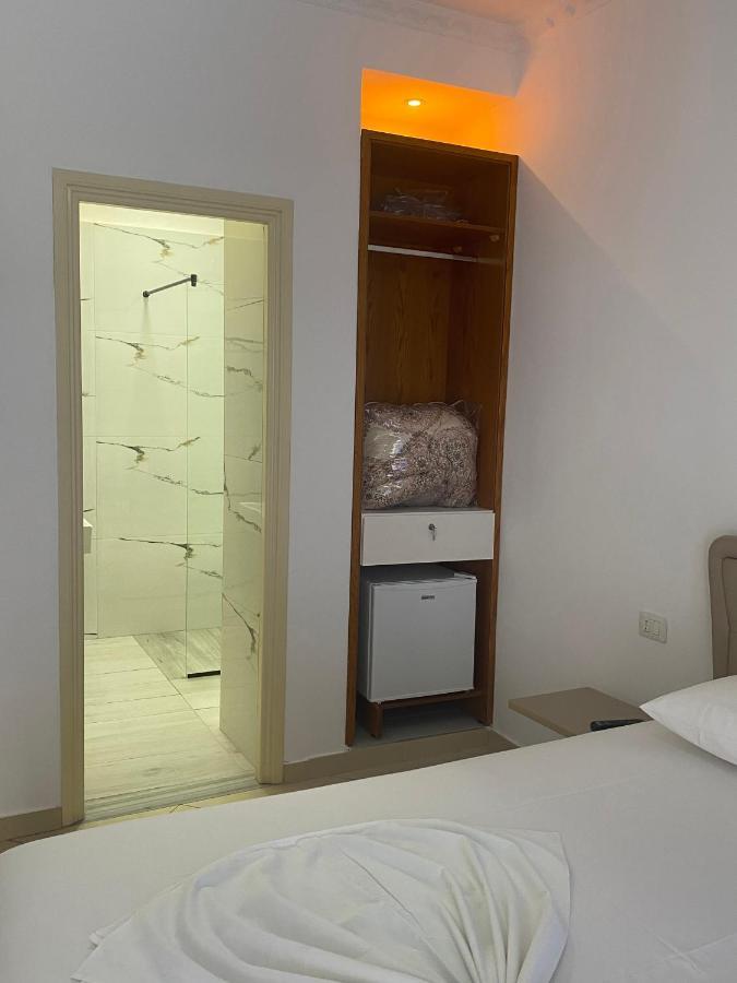 Hotel Kristal Borsh Extérieur photo