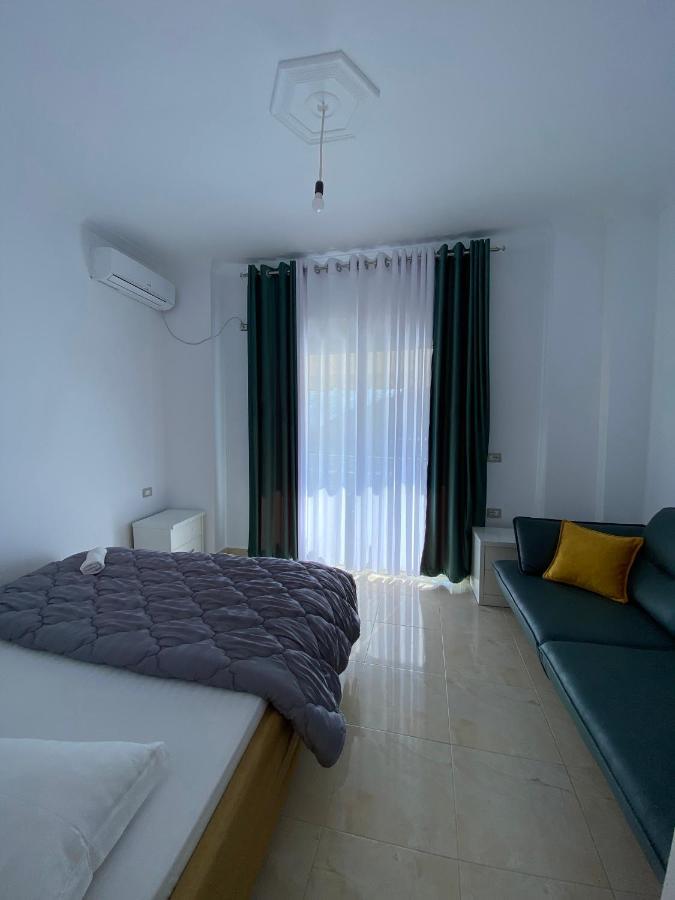 Hotel Kristal Borsh Extérieur photo