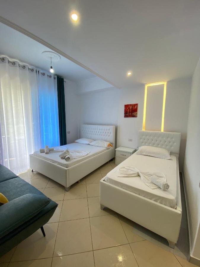 Hotel Kristal Borsh Extérieur photo