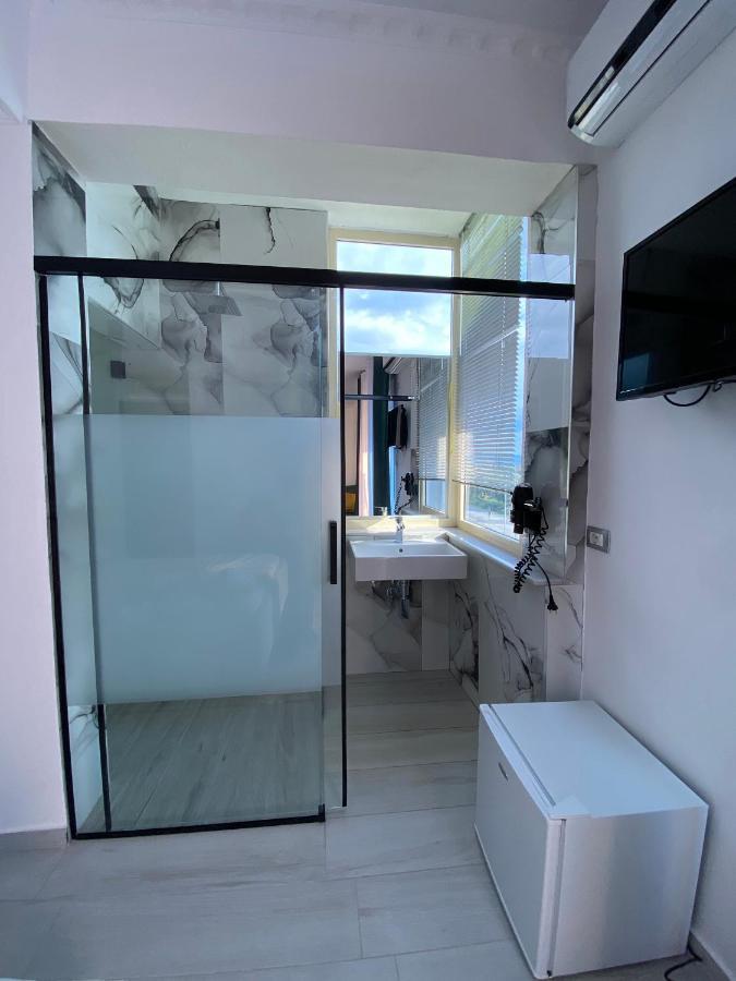 Hotel Kristal Borsh Extérieur photo