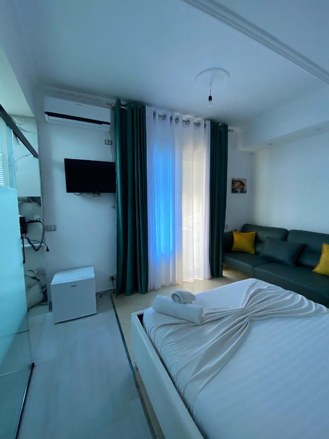Hotel Kristal Borsh Extérieur photo