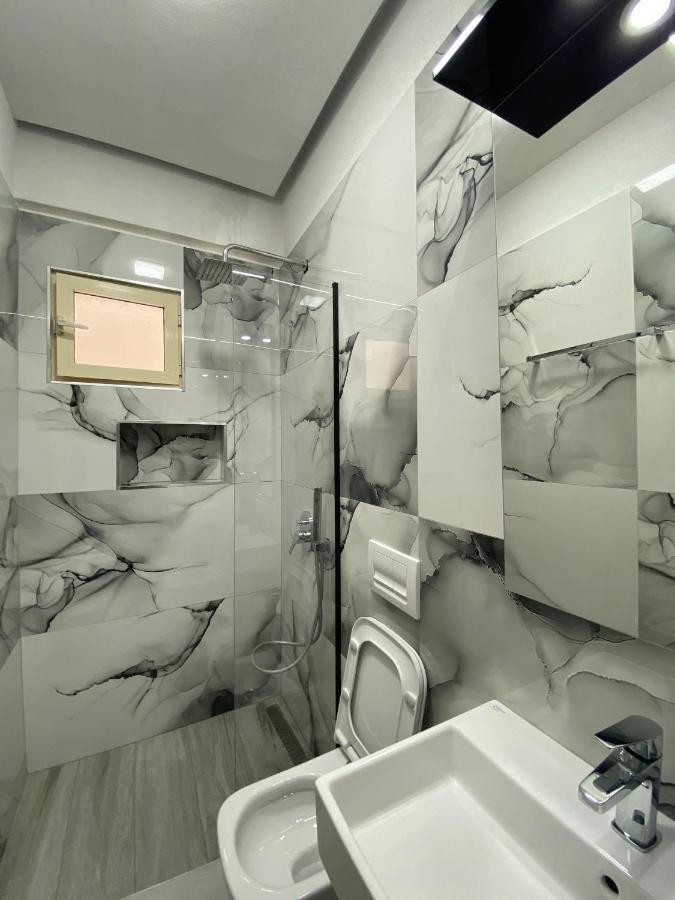 Hotel Kristal Borsh Extérieur photo
