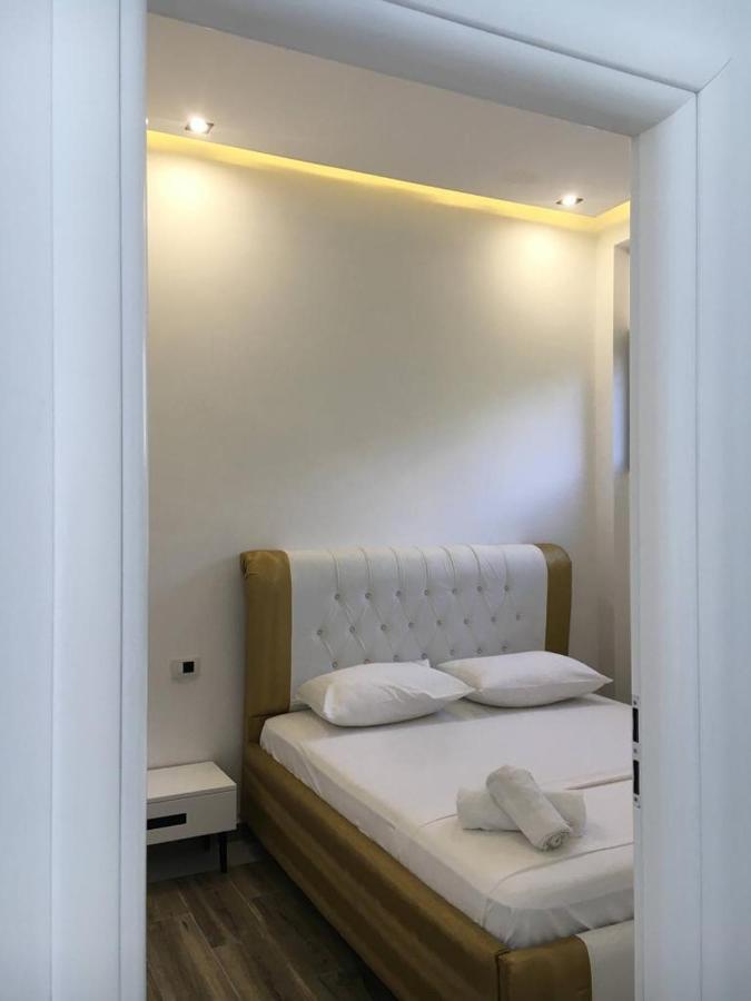 Hotel Kristal Borsh Extérieur photo