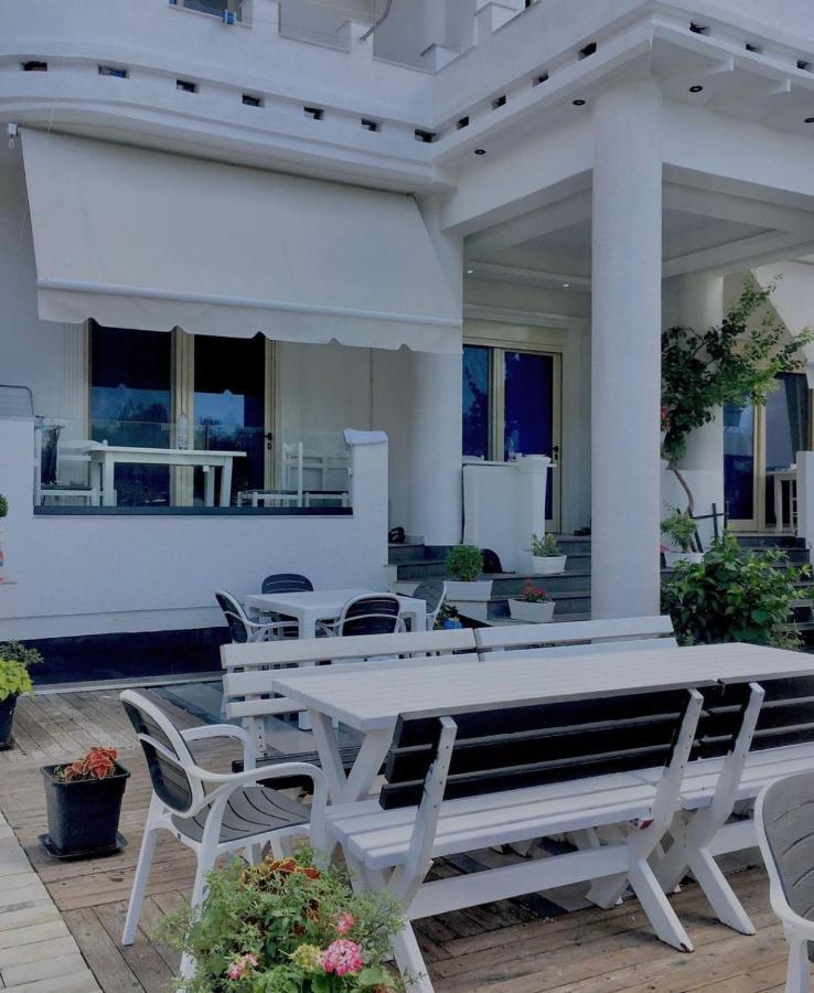 Hotel Kristal Borsh Extérieur photo
