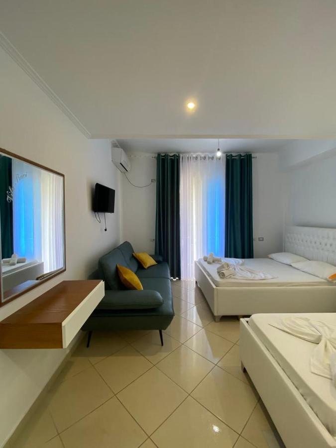 Hotel Kristal Borsh Extérieur photo