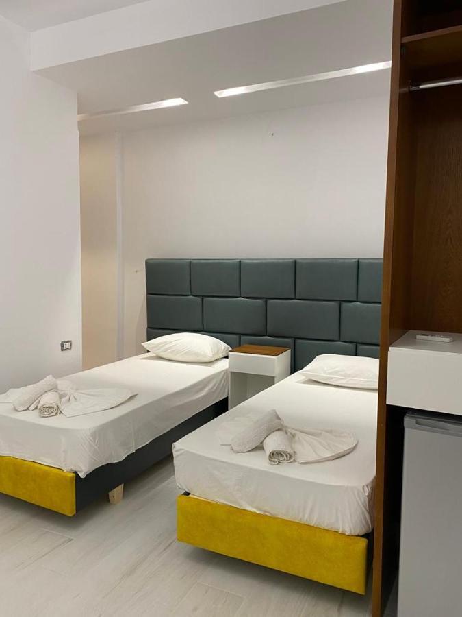Hotel Kristal Borsh Extérieur photo