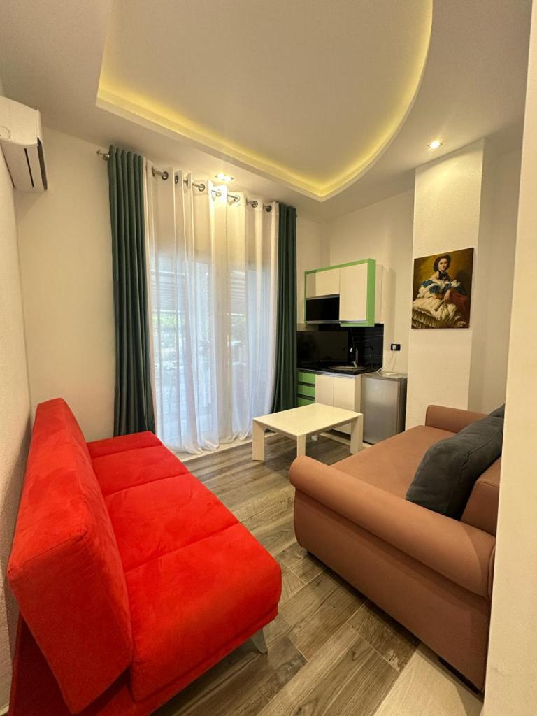 Hotel Kristal Borsh Extérieur photo